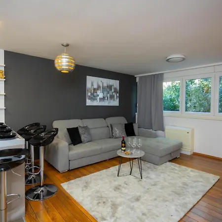 Apartman Lastavica 아파트